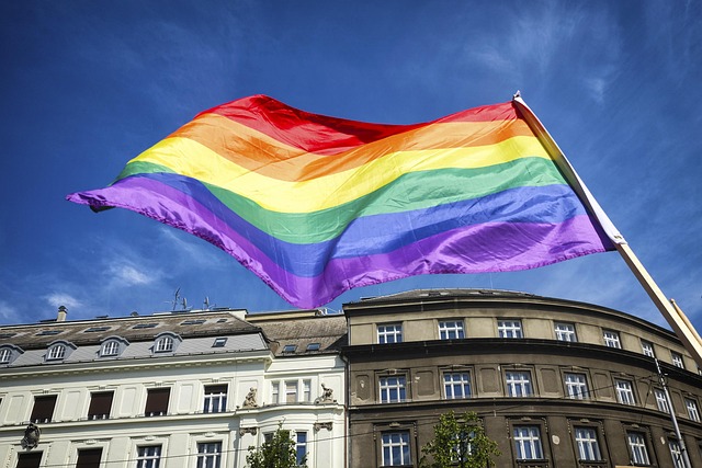 Empresária da Bahia enfrenta processo civil por declarações sobre a comunidade LGBT nas redes sociais